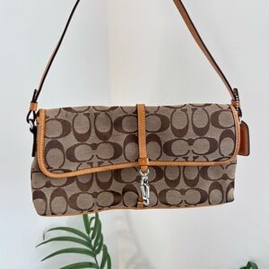 Coach Signature Hamptons Demi Clip Bag